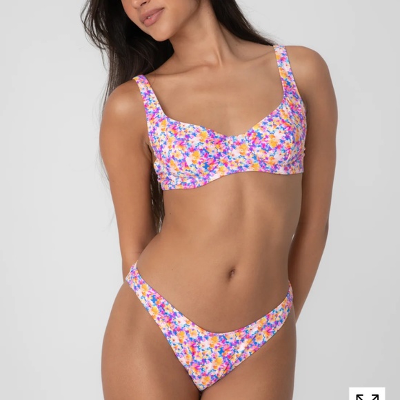 Capri Night Floral Top XL - Picture 2 of 3